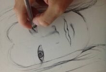 رسم فتاة تبكي بالرصاص