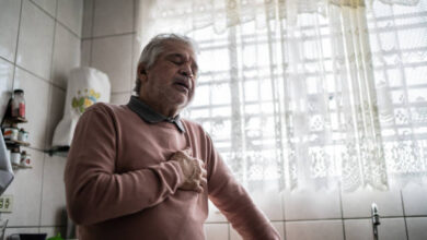 ألم فم المعدة والقفص الصدري والظهر