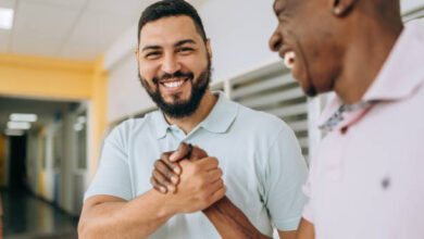 كلمات لصديق غالي قصيرة