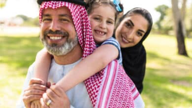 رؤية الميت في المنام يتكلم معك ويأكل